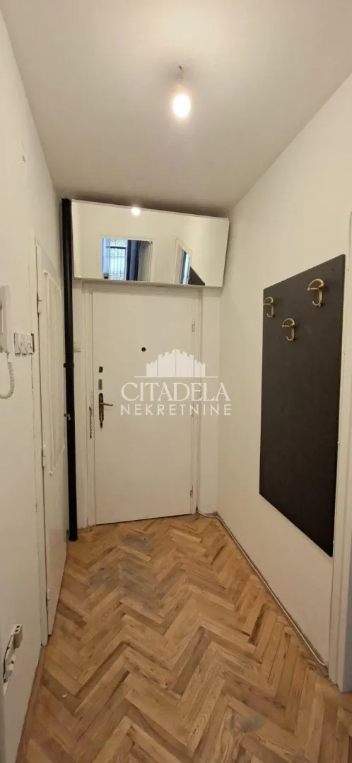 Izdavanje, jednosoban stan, 36m², Banovo Brdo, Beograd