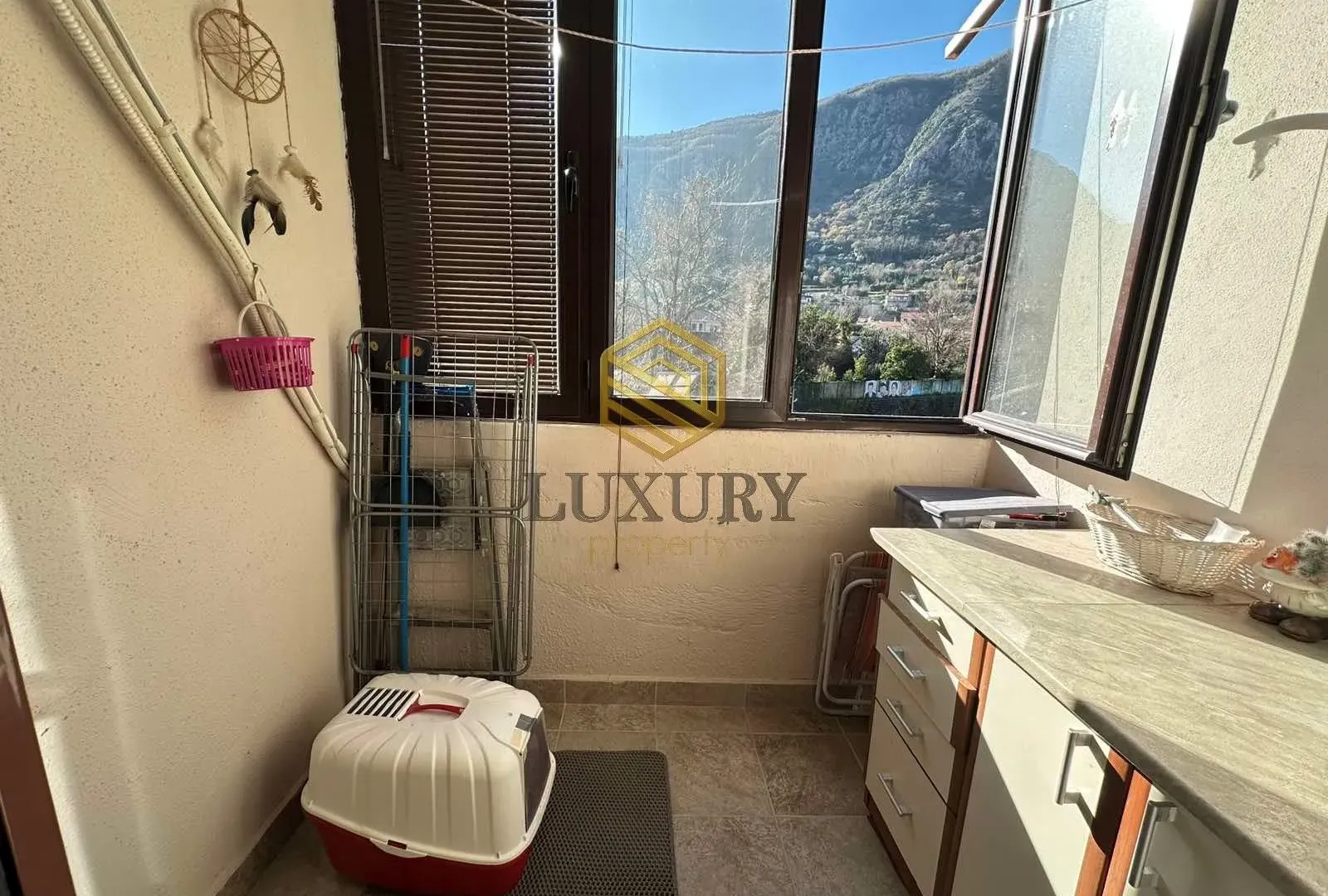 Prodaja, jednosoban stan, 46m², Centar, Kotor