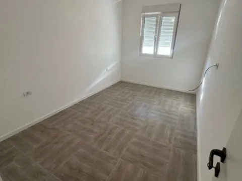 Izdavanje, stan, 43m², Šušanj, Bar - image 5