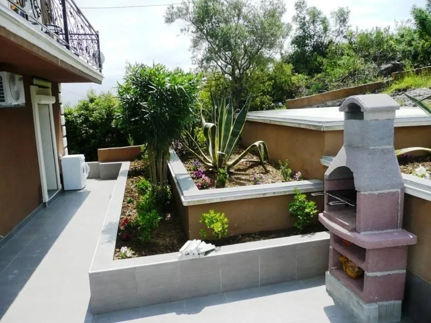 Prodaja, kuća, 220m², Đuraševići, Tivat