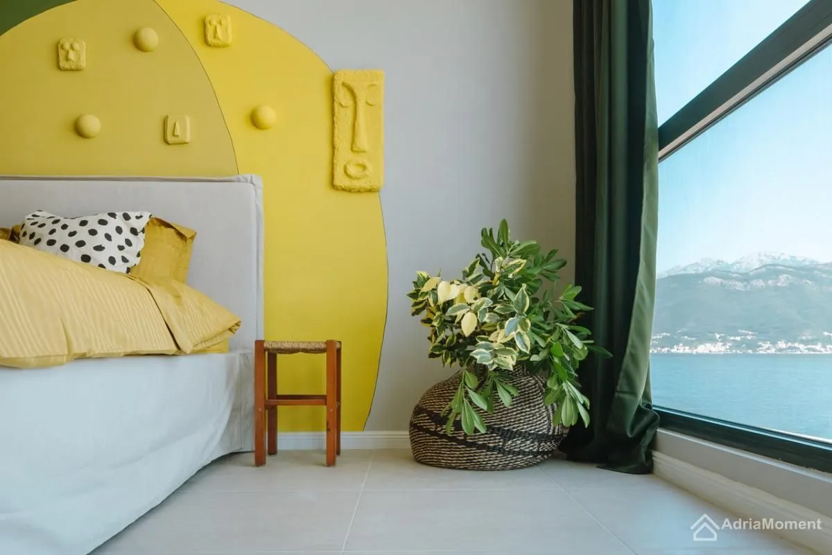 Sale, house, 200m², Tivat, Crna Gora