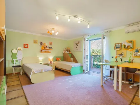 Prodaja, kuća, 300m², Stoliv, Kotor - image 22