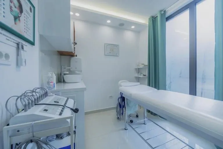 Rent, office space, 80m², Makedonsko naselje, Bar