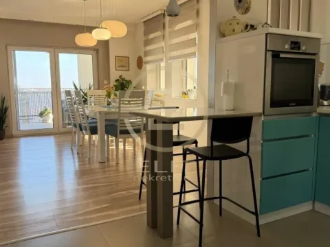 Prodaja, kuća, 273m², Petrovaradin, Novi Sad - image 13