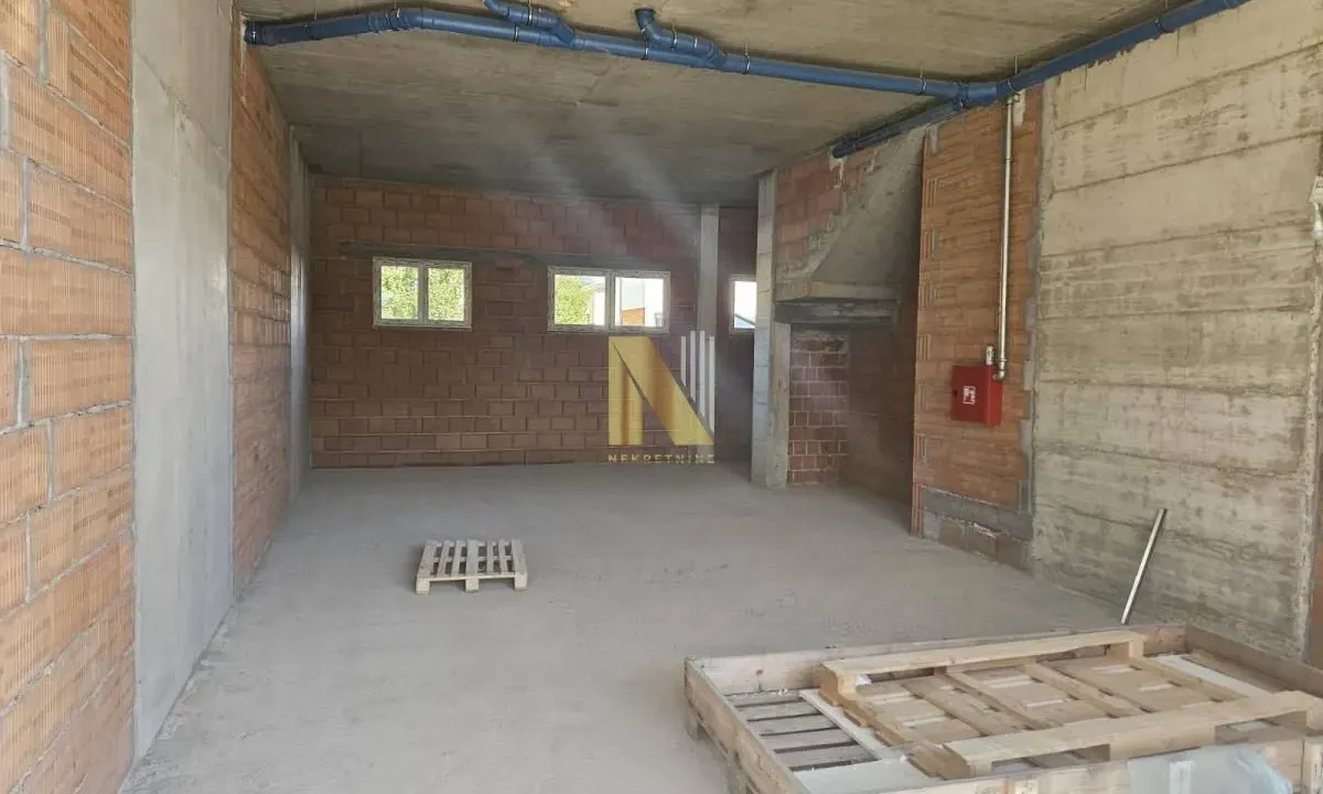 Izdavanje, poslovni prostor, 92m², Telep, Novi Sad Sve Podlokacije