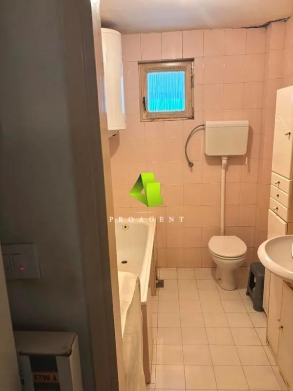 Prodaja, trosoban stan, 77m², Palilula, Niš