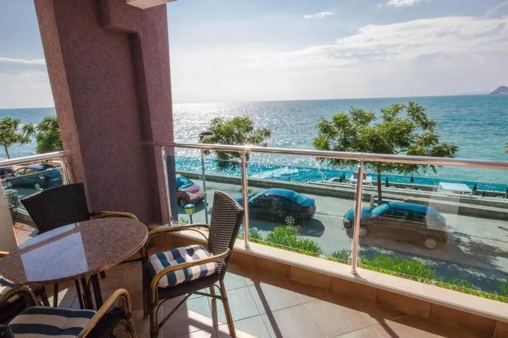 Izdavanje, jednosoban stan, 70m², Dobra Voda, Budva