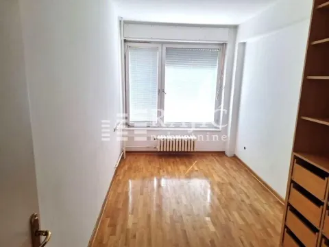 Izdavanje, trosoban stan, 93m², Stari Grad, Beograd - image 9