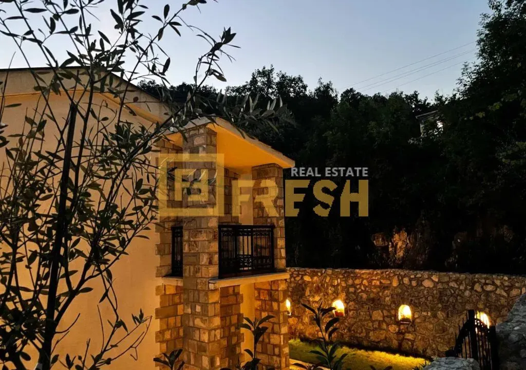 Rent, house, 96m², Cetinje, Crna Gora