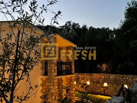 Kuća in Cetinje