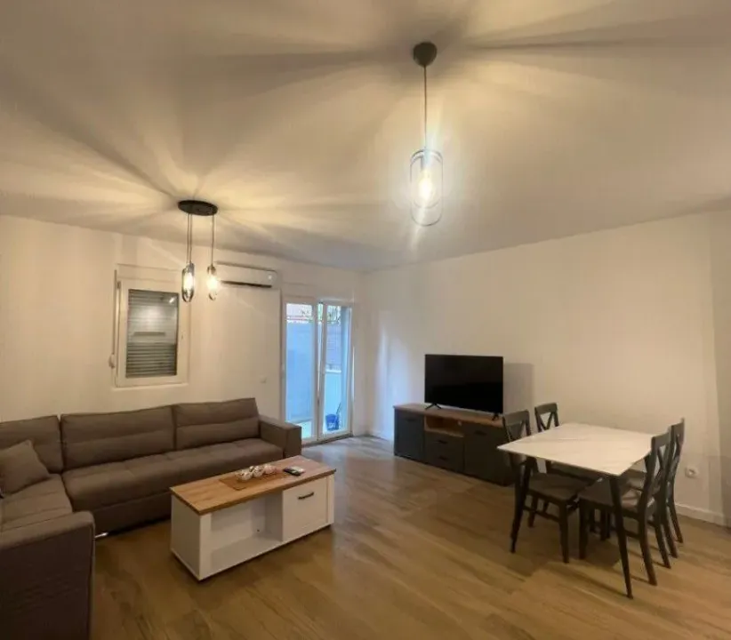 Izdavanje, jednosoban stan, 50m², Rozino, Budva