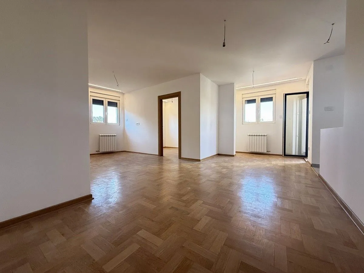 Prodaja, trosoban stan, 65m², Cvetkova Pijaca, Zvezdara Sve Podlokacije