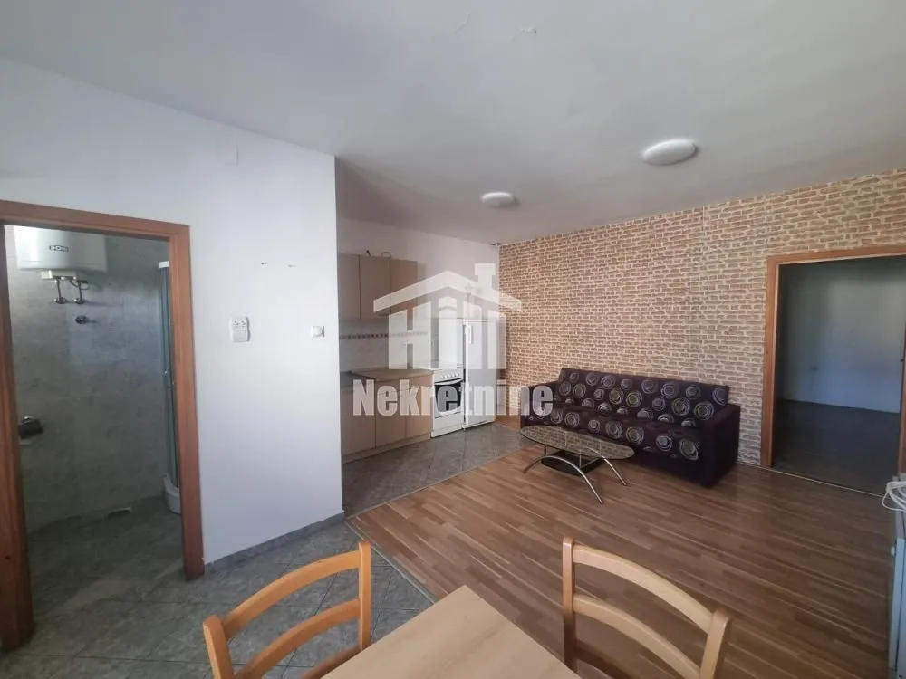 Izdavanje, dvosoban stan, 44m², Zemun Sve Podlokacije, Beograd