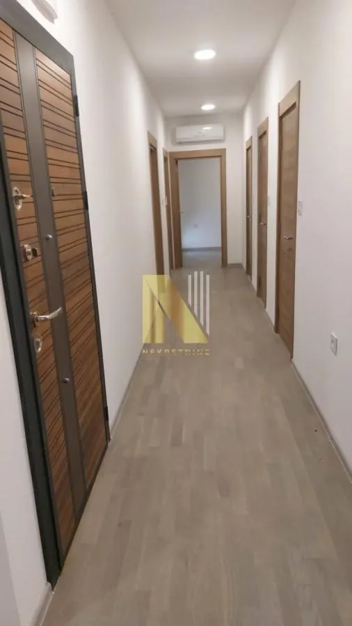Prodaja, trosoban stan, 78m², Petrovaradin, Novi Sad