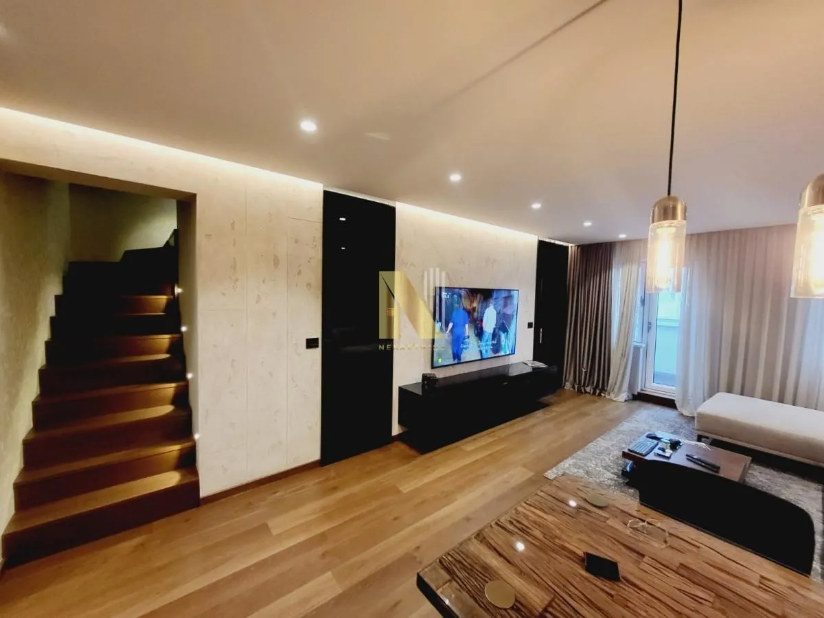 Prodaja, četvorosoban stan, 122m², Grbavica, Novi Sad Sve Podlokacije