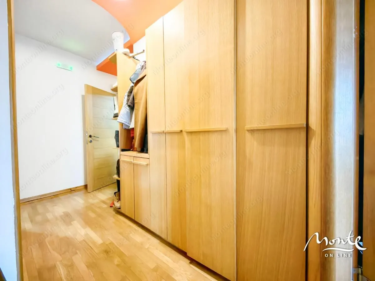 Prodaja, trosoban stan, 196m², Podgorica, Crna Gora
