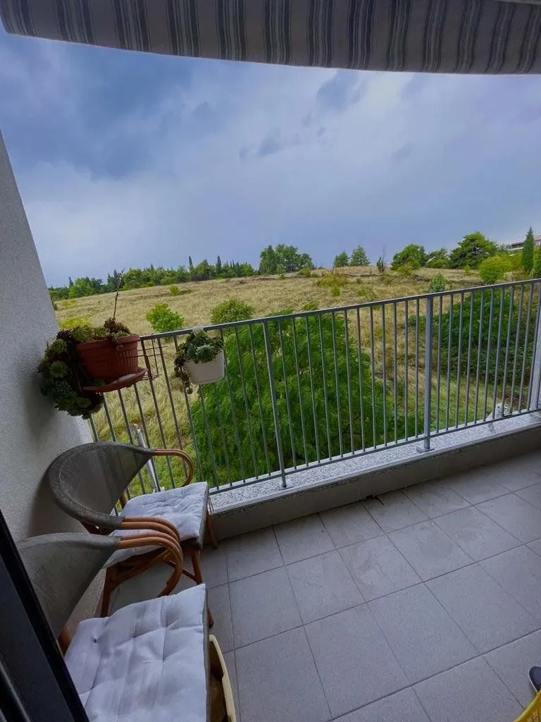 Izdavanje, dvosoban stan, 68m², Zagorič, Podgorica