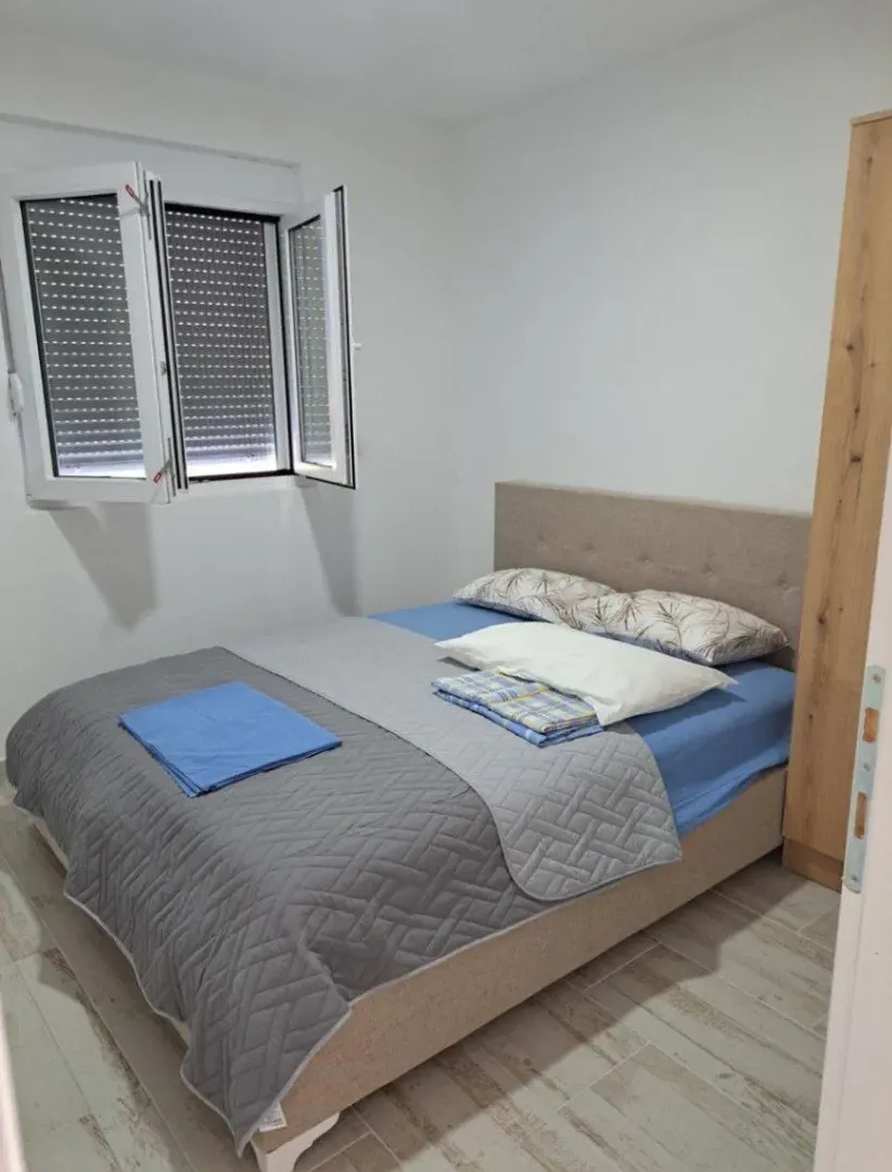 Rent, two bedroom apartment, 65m², Ilino, Bar