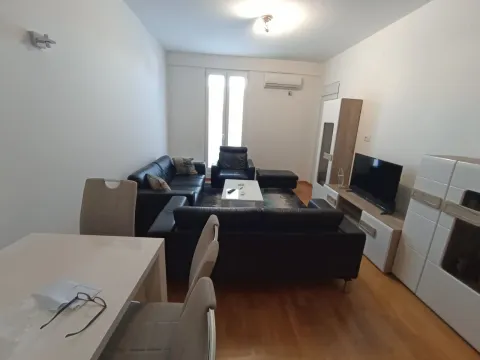 Rent, one bedroom apartment, 47m², Stari Aerodrom, Podgorica - image 4