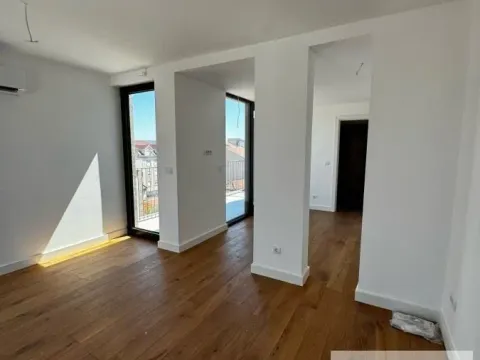 Prodaja, stan, 183m², Voždovac Sve Podlokacije, Beograd - image 3