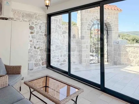 Izdavanje, dvosoban stan, 80m², Tivat, Crna Gora - image 7