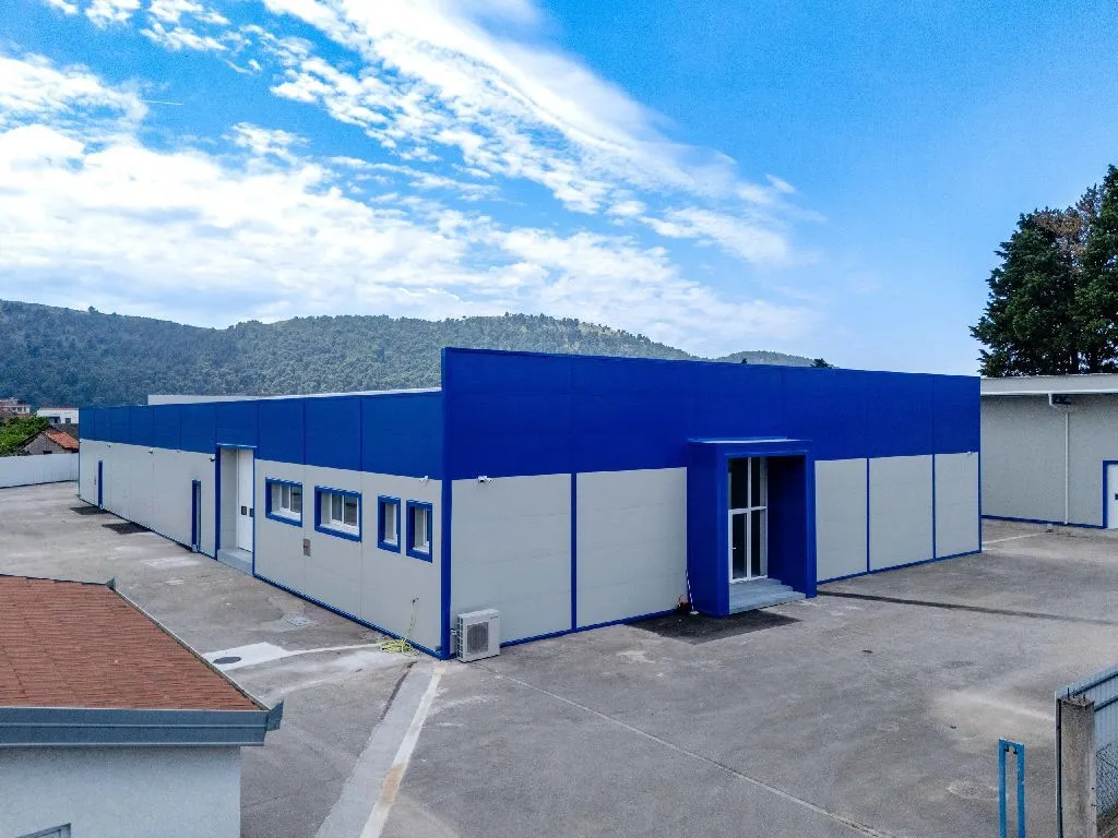 Rent, office space, 2000m², Centar, Bar