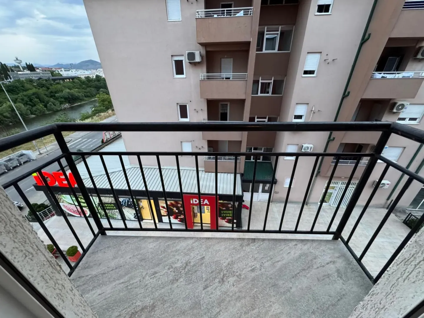 Rent, three bedroom apartment, 92m², 1 maj, Podgorica