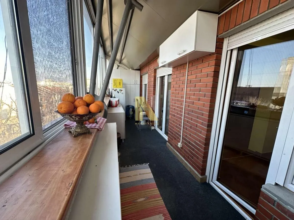 Prodaja, trosoban stan, 97m², Centar, Novi Sad