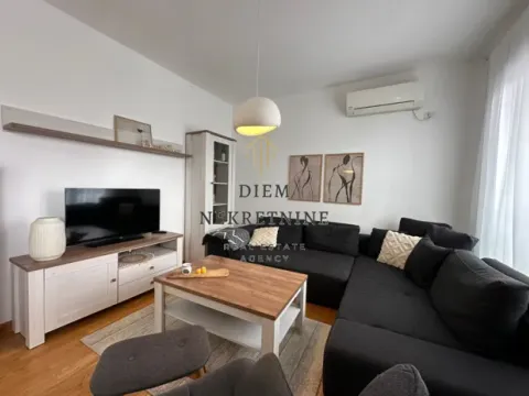 Rent, one bedroom apartment, 51m², City Kvart, Podgorica - image 14