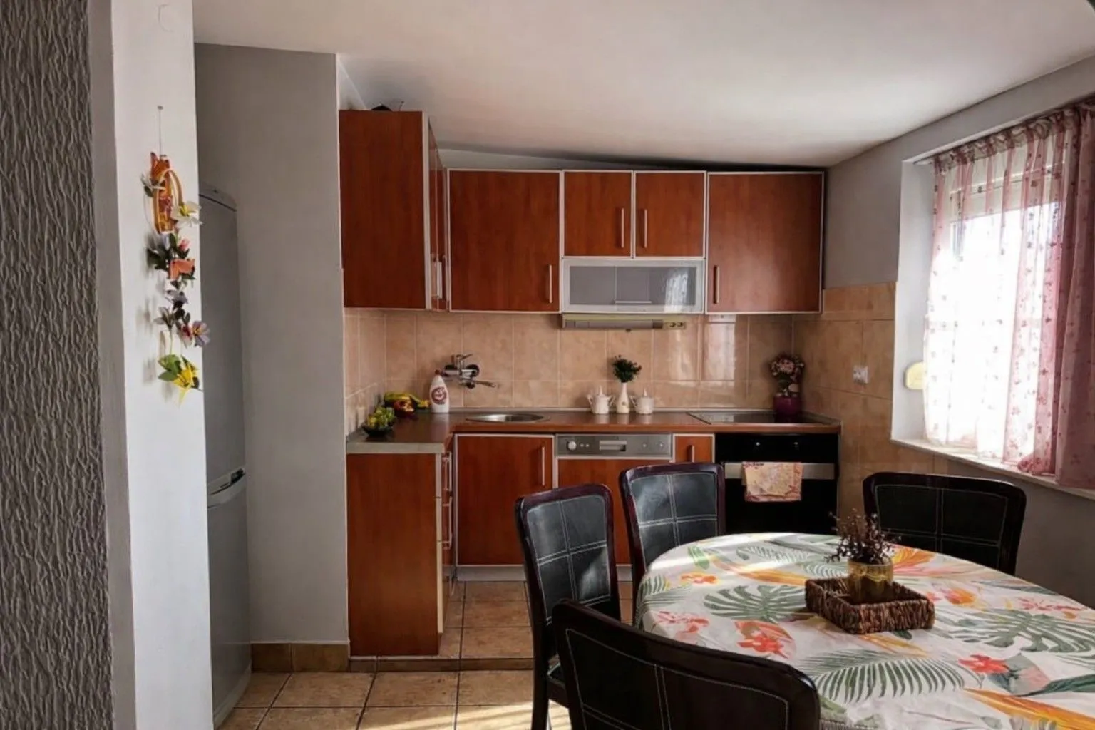 Prodaja, trosoban stan, 101m², Centar, Podgorica