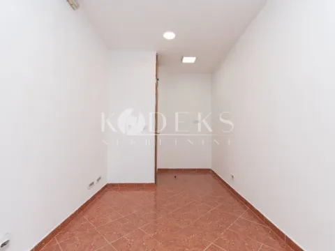 Rent, office space, 11m², Pobrežje, Podgorica - image 2