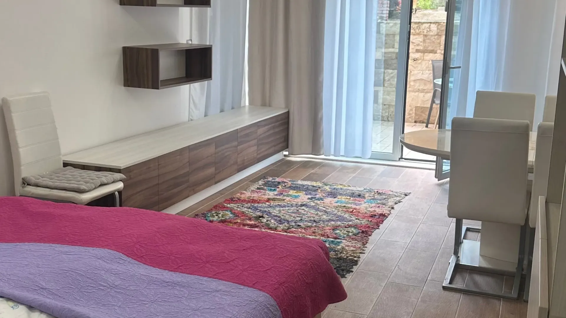 Izdavanje, garsonjera, 40m², Dobrota, Kotor