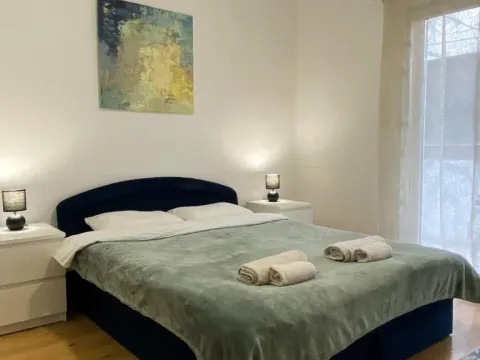 Izdavanje, trosoban stan, 90m², Budva, Crna Gora - image 14