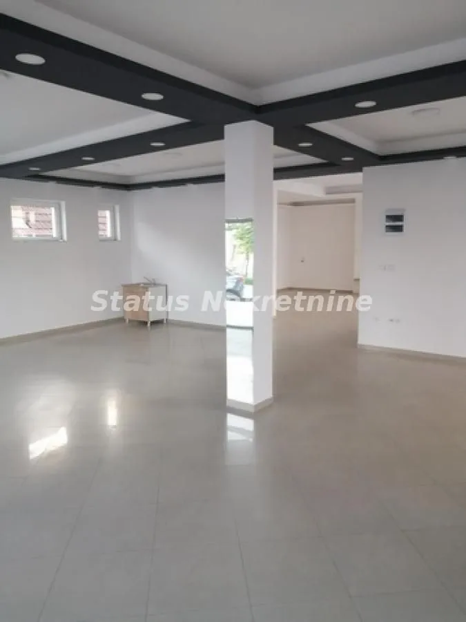 Sale, office space, 330m², Ruma, Srbija