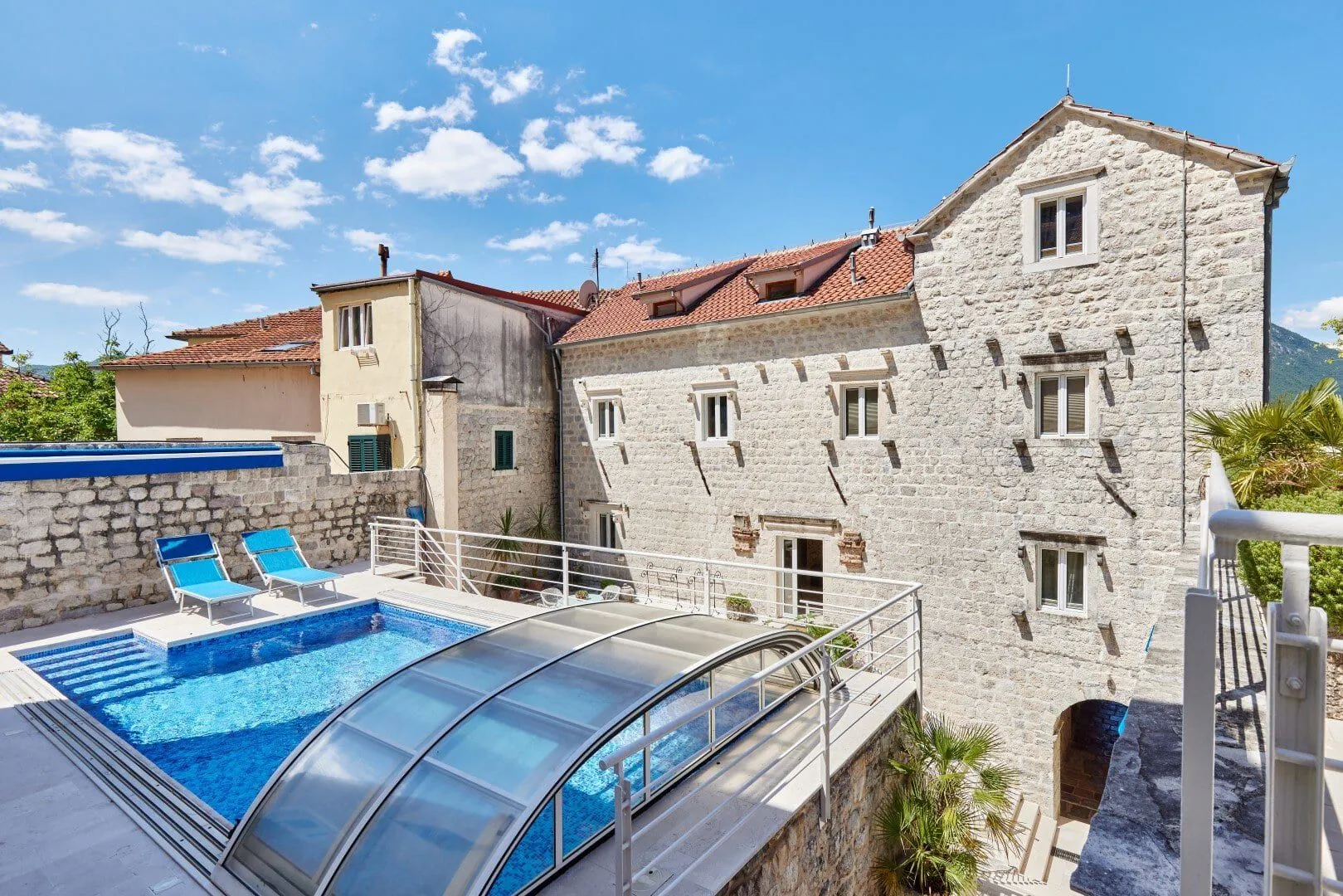 Rent, house, 2117m², Kotor, Crna Gora