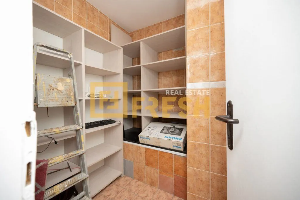 Rent, office space, 1000m², Centar, Podgorica