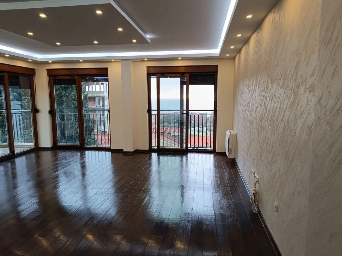 Prodaja, trosoban stan, 152m², Petrovac, Budva