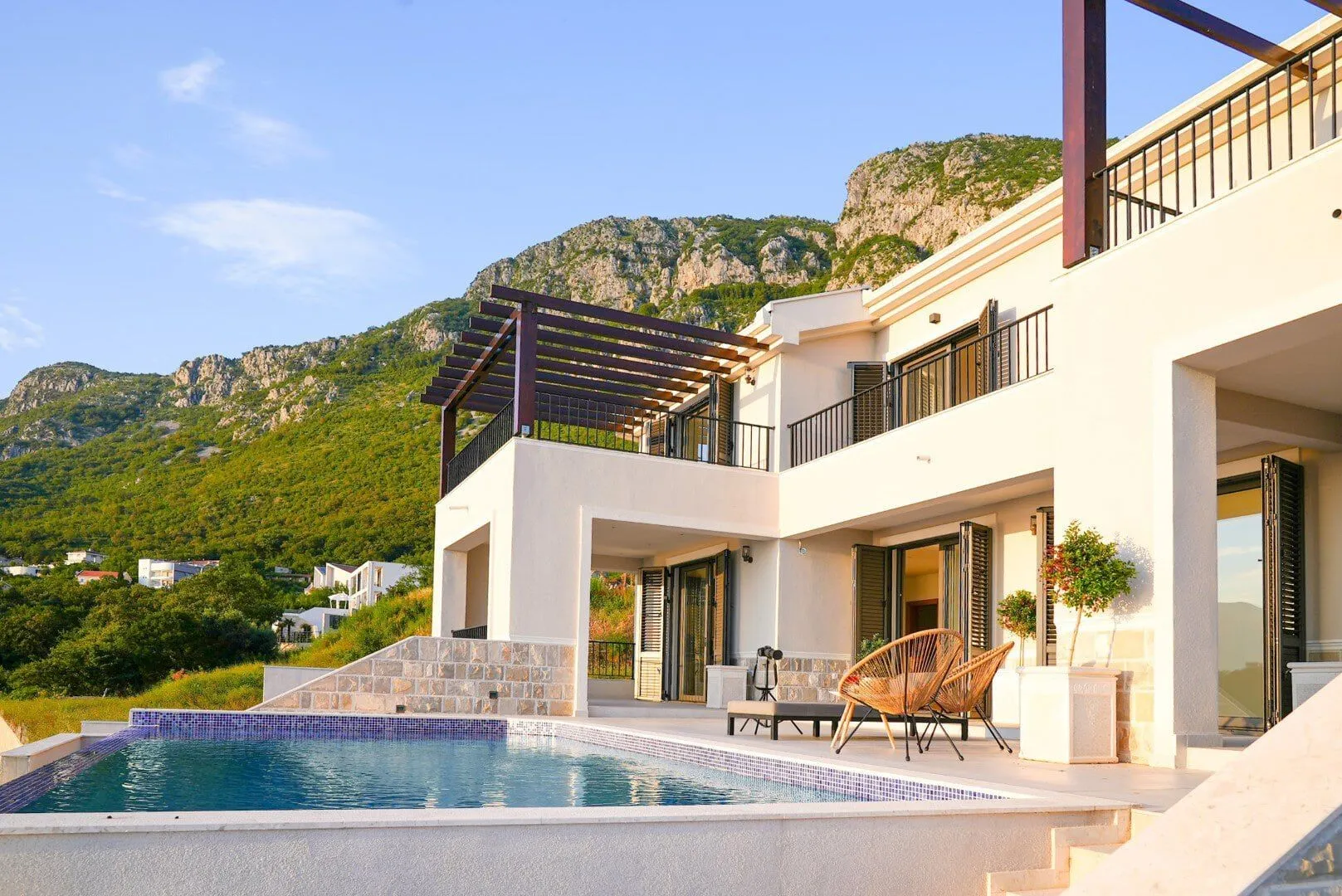 Sale, house, 420m², Blizikuće, Budva