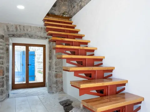 Izdavanje, kuća, 80m², Đuraševići, Tivat - image 20