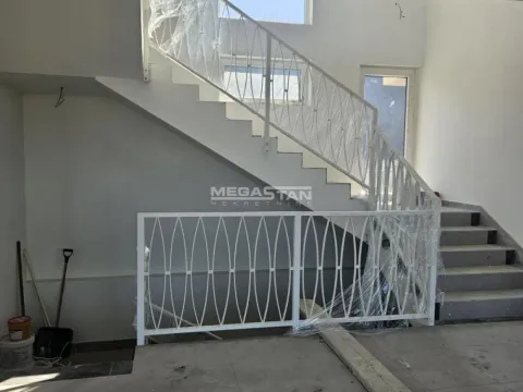 Izdavanje, poslovni prostor, 1200m², Žarkovo, Beograd - image 7