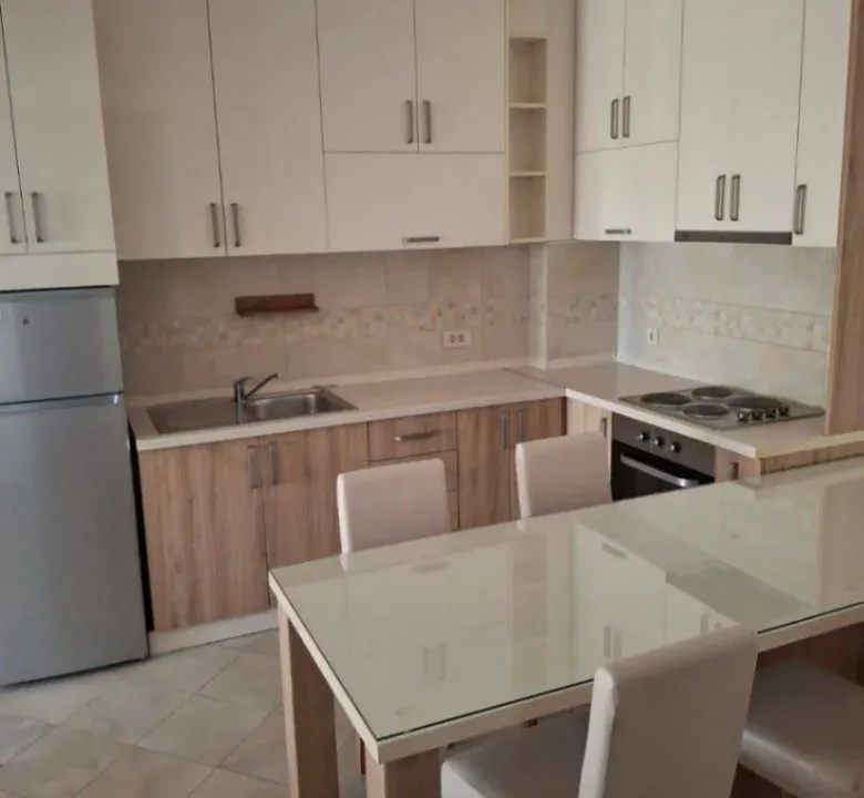 Izdavanje, dvosoban stan, 60m², Budva, Crna Gora