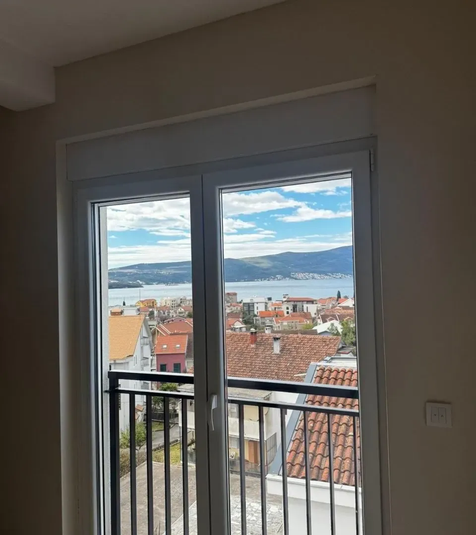 Izdavanje, jednosoban stan, 52m², Kalimanj, Tivat