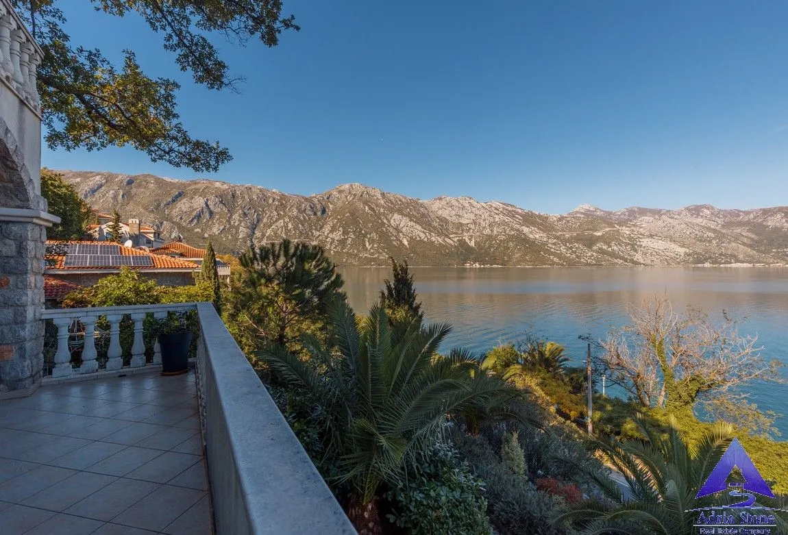 Prodaja, dvosoban stan, 84m², Kostanjica, Kotor