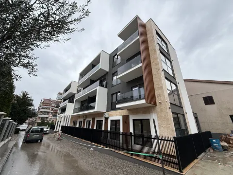Prodaja, jednosoban stan, 47m², Momišići, Podgorica - image 1