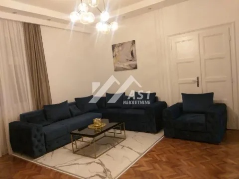 Izdavanje, trosoban stan, 100m², Centar, Novi Sad