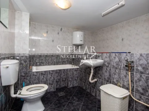 Izdavanje, kuća, 320m², Gorica C, Podgorica - image 9