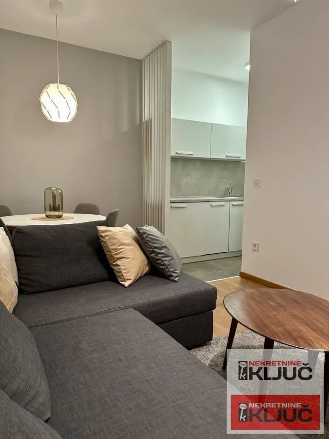 Prodaja, dvosoban stan, 49m², Centar, Novi Sad