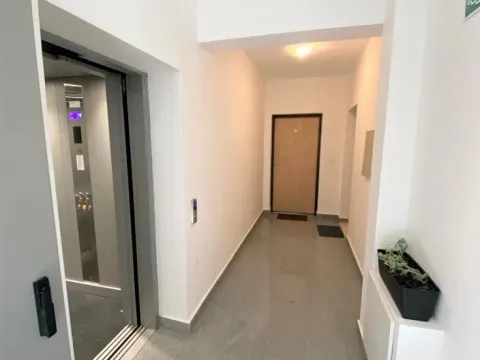 Rent, studio apartment, 25m², Kalimanj, Tivat - image 2