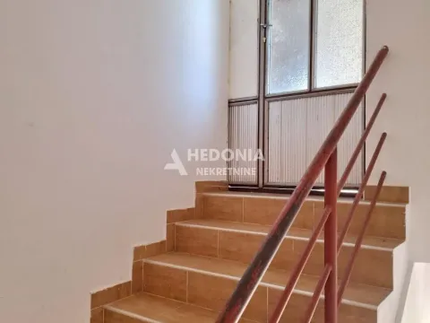 Prodaja, kuća, 176m², Centar, Inđija - image 14