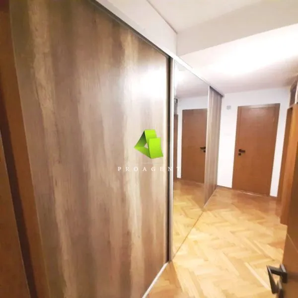 Prodaja, trosoban stan, 75m², Medijana, Niš